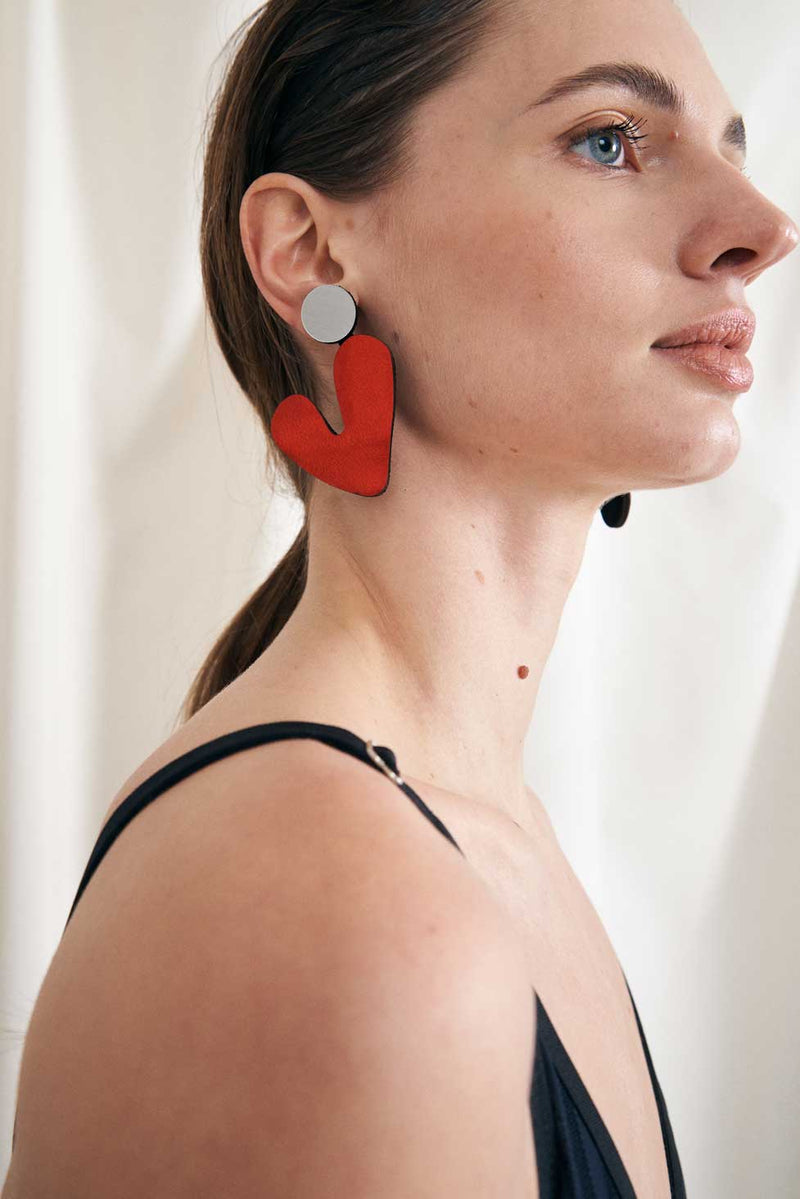 Audrey Earrings V Asymmetric - Silver+Red