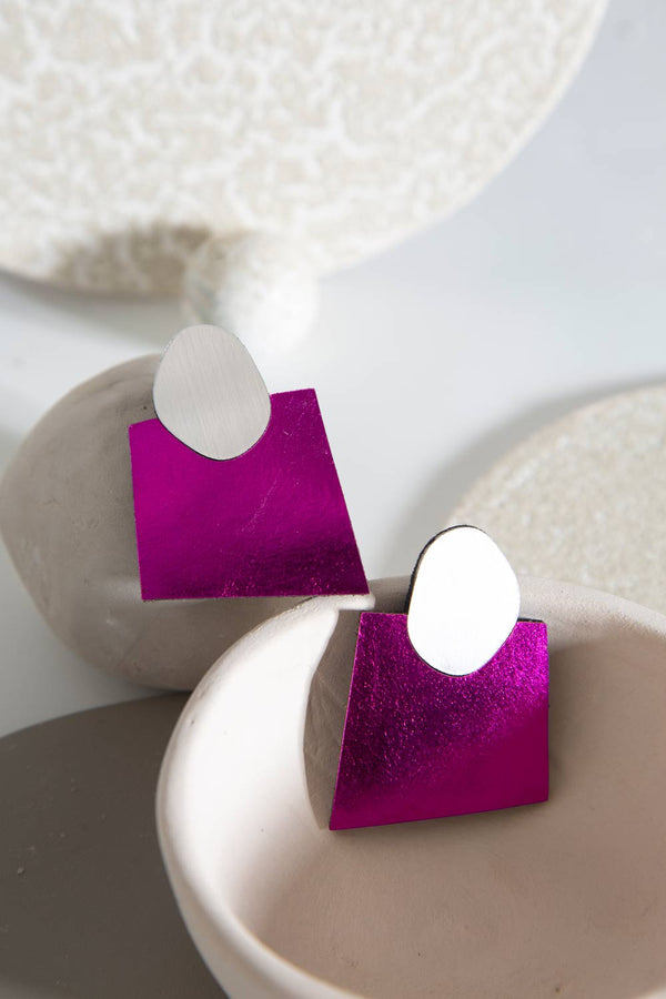 Audrey Earrings Pointed Squares - Silver+Fuchsia
