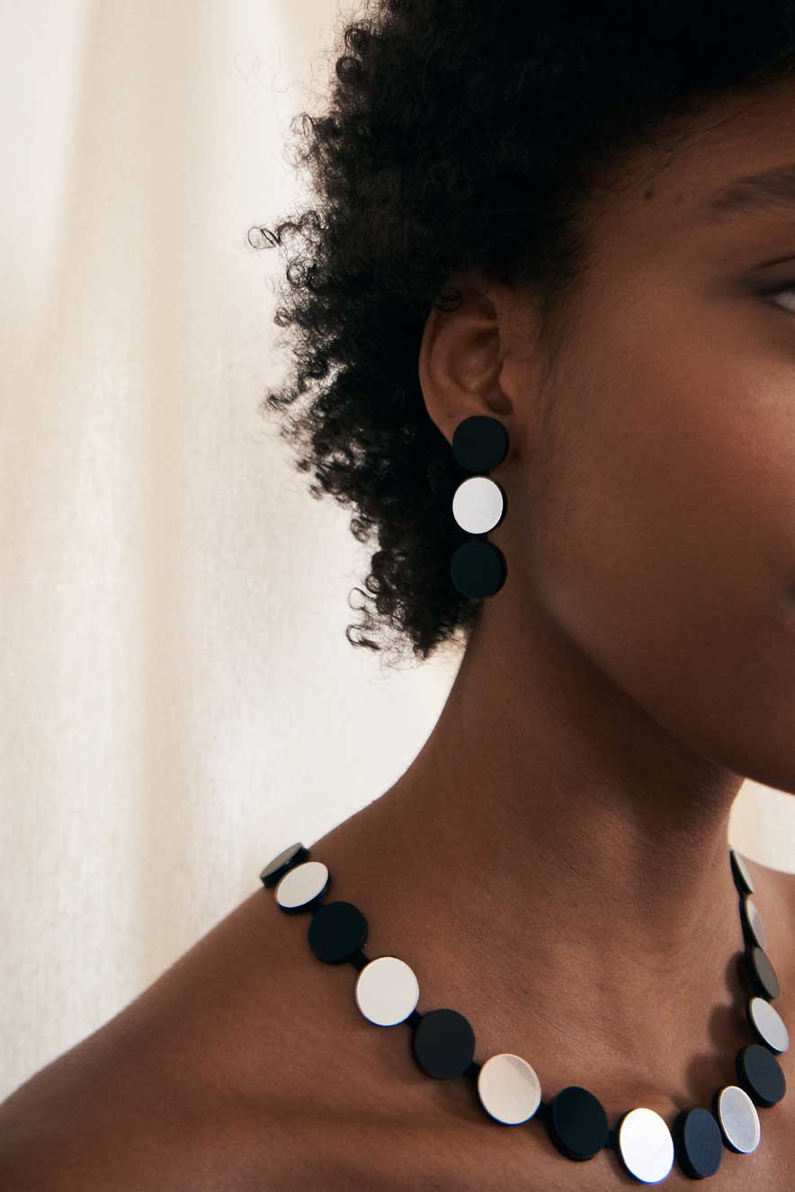 Abstraction Earrings 3 Dots - Silver/Black