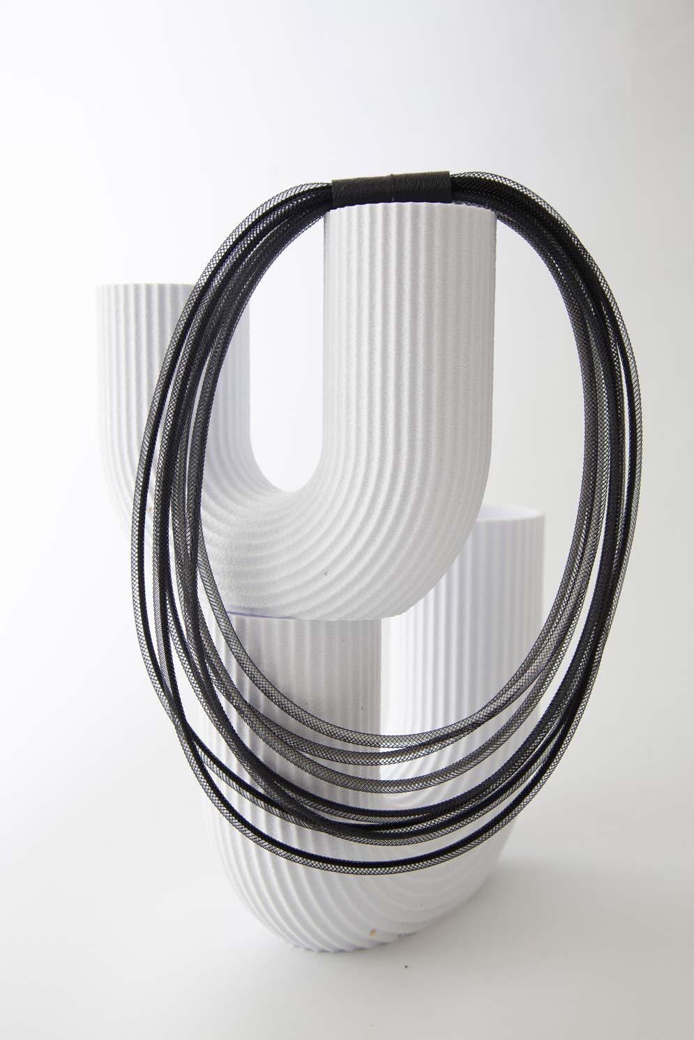 Life Necklace Round - Black/Gray/White