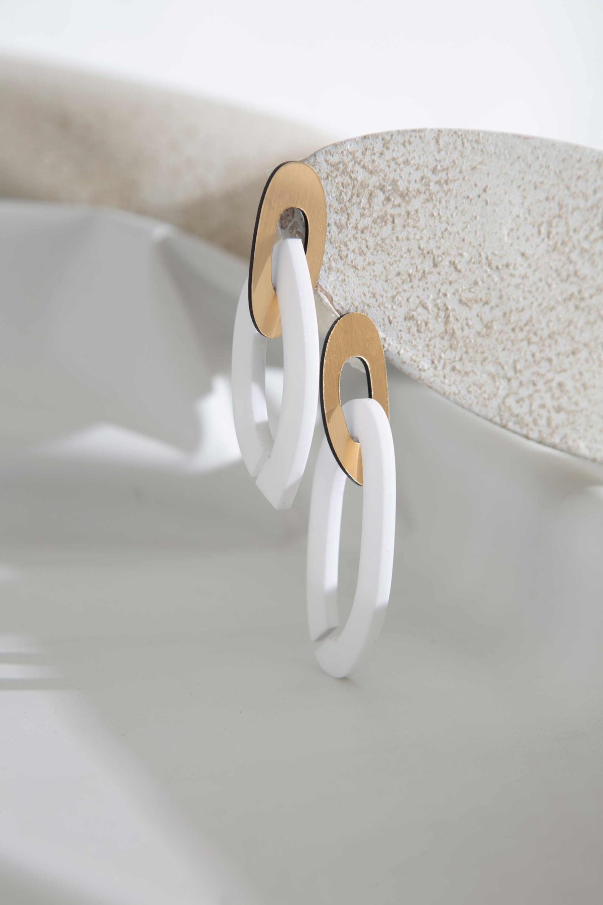Miss Link Earrings - Ivory/Gold