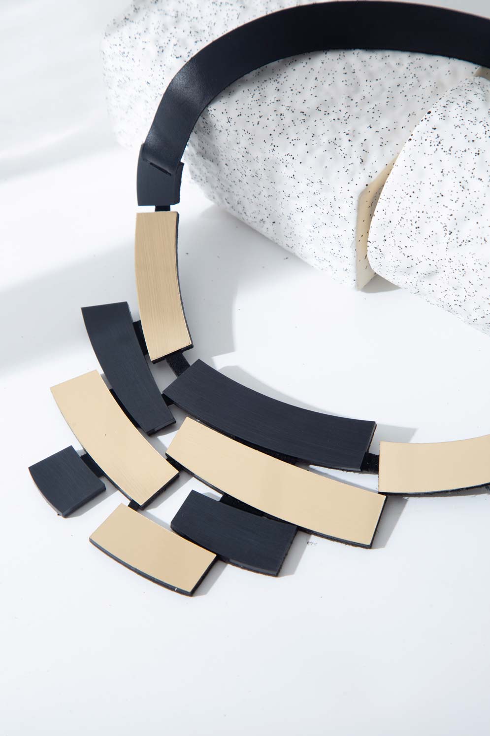Piet Arc Necklace - Black/Gold