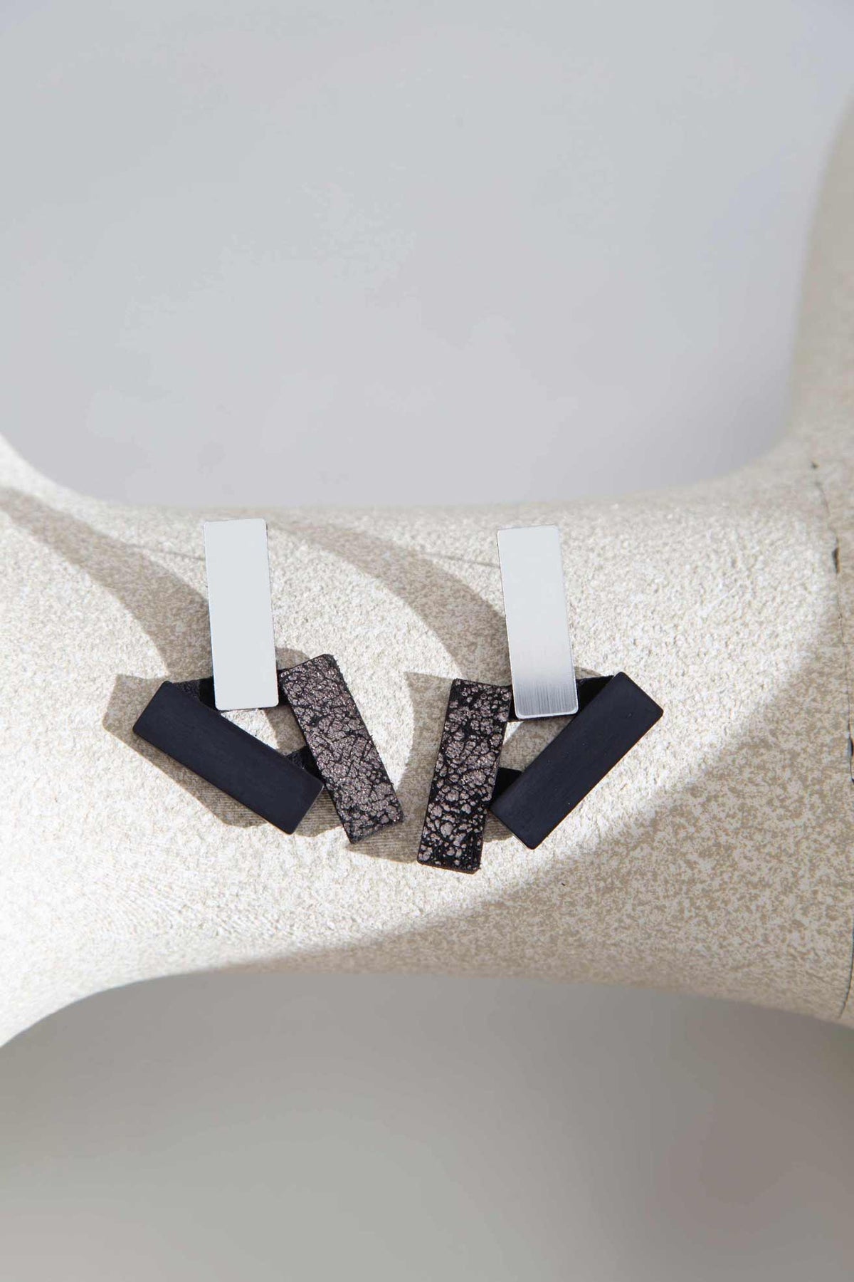Ray Small Earrings - Silver/Black/Pewter