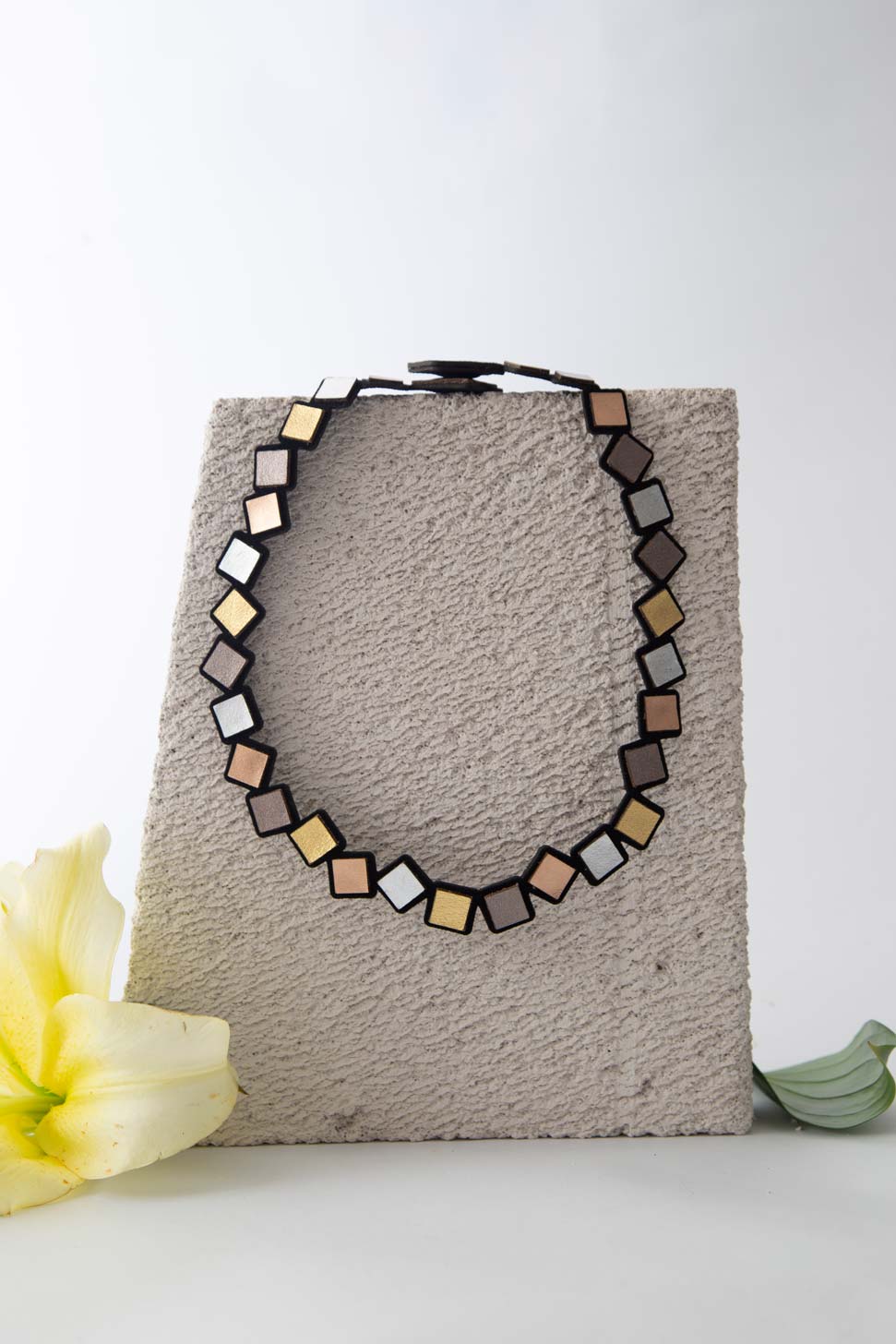 Collar Rainbow Cuadrados - Metálico