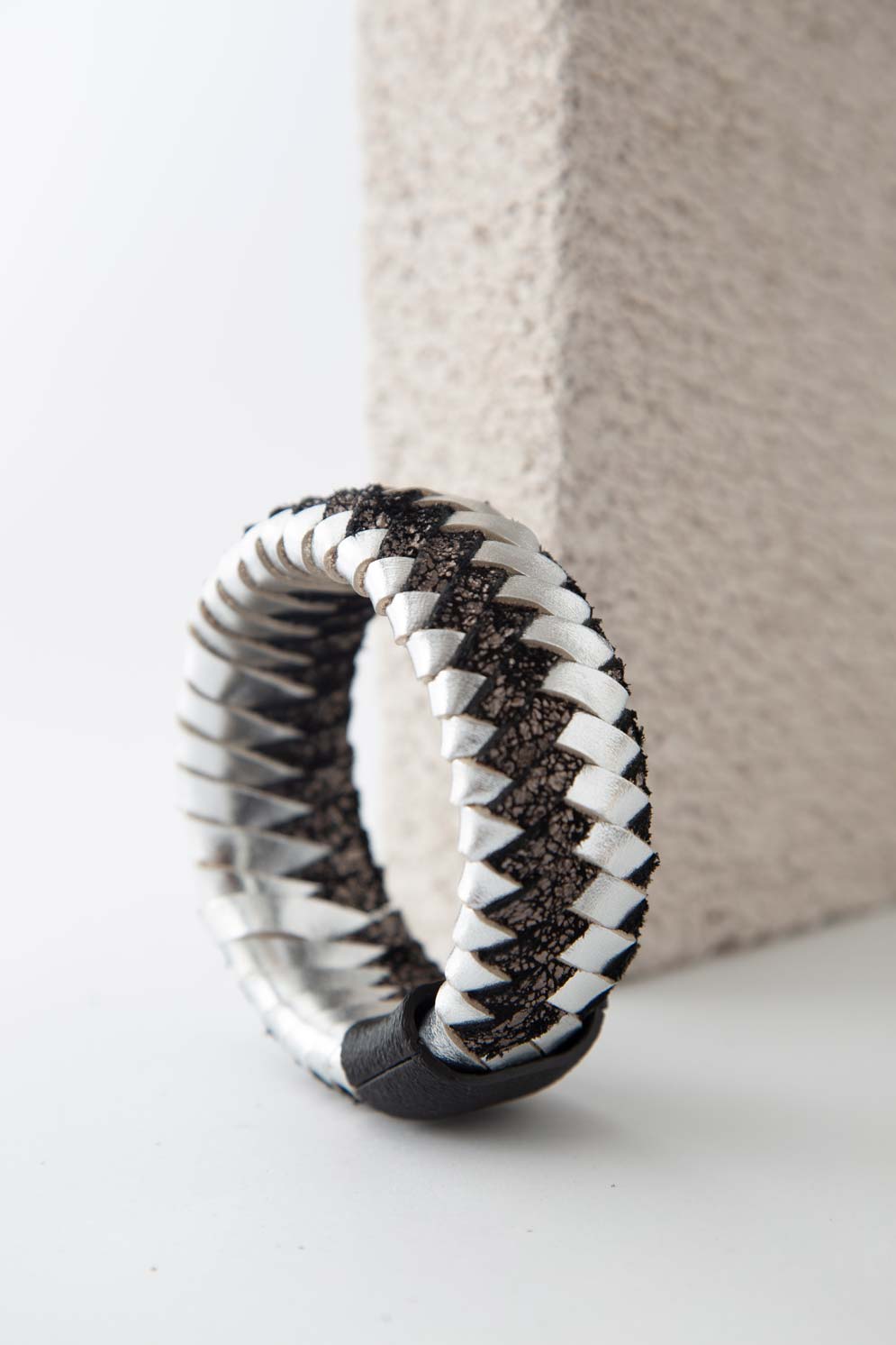 Rainbow Bracelet Woven - Silver/Black