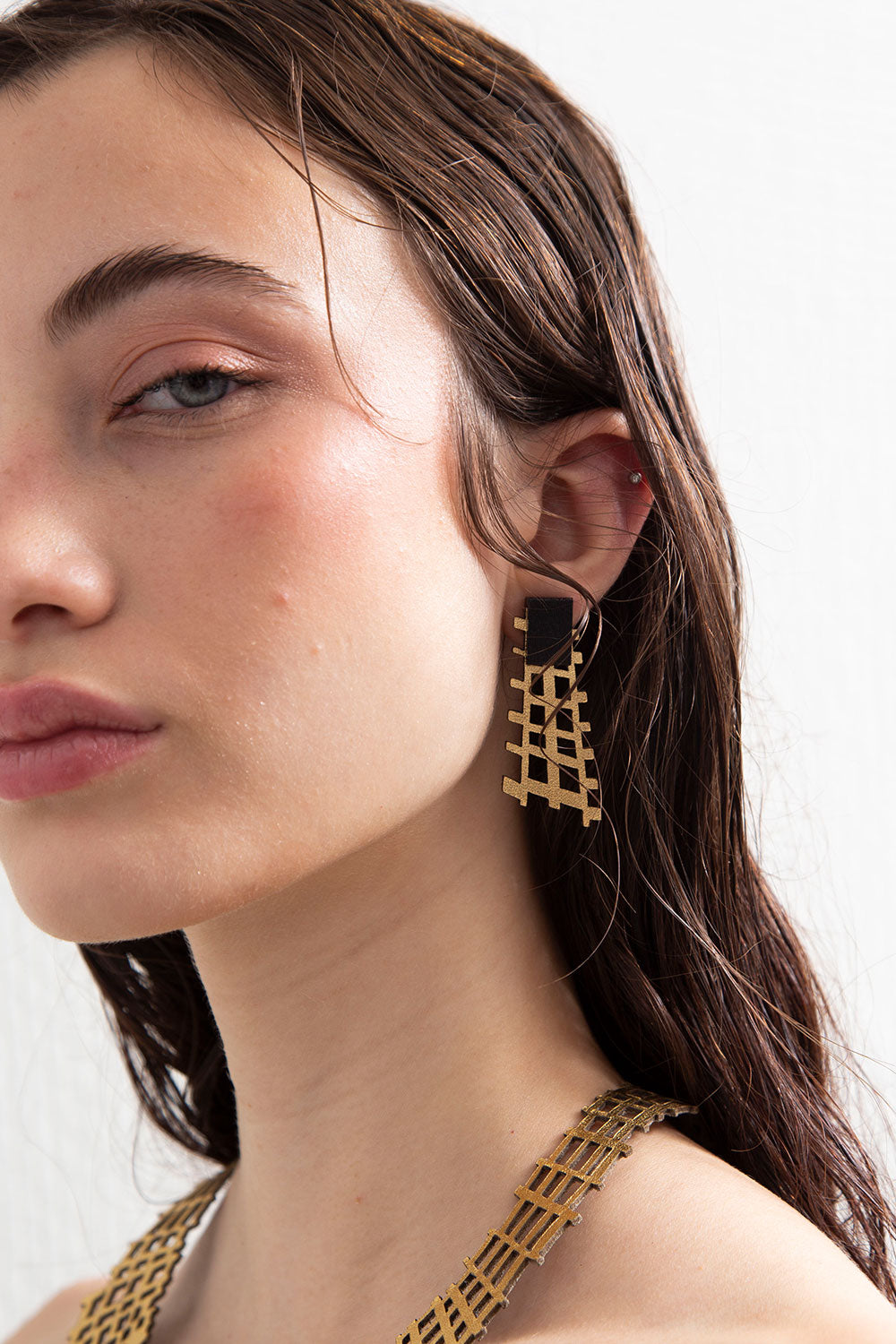 Scarlett Earrings - Black/Gold