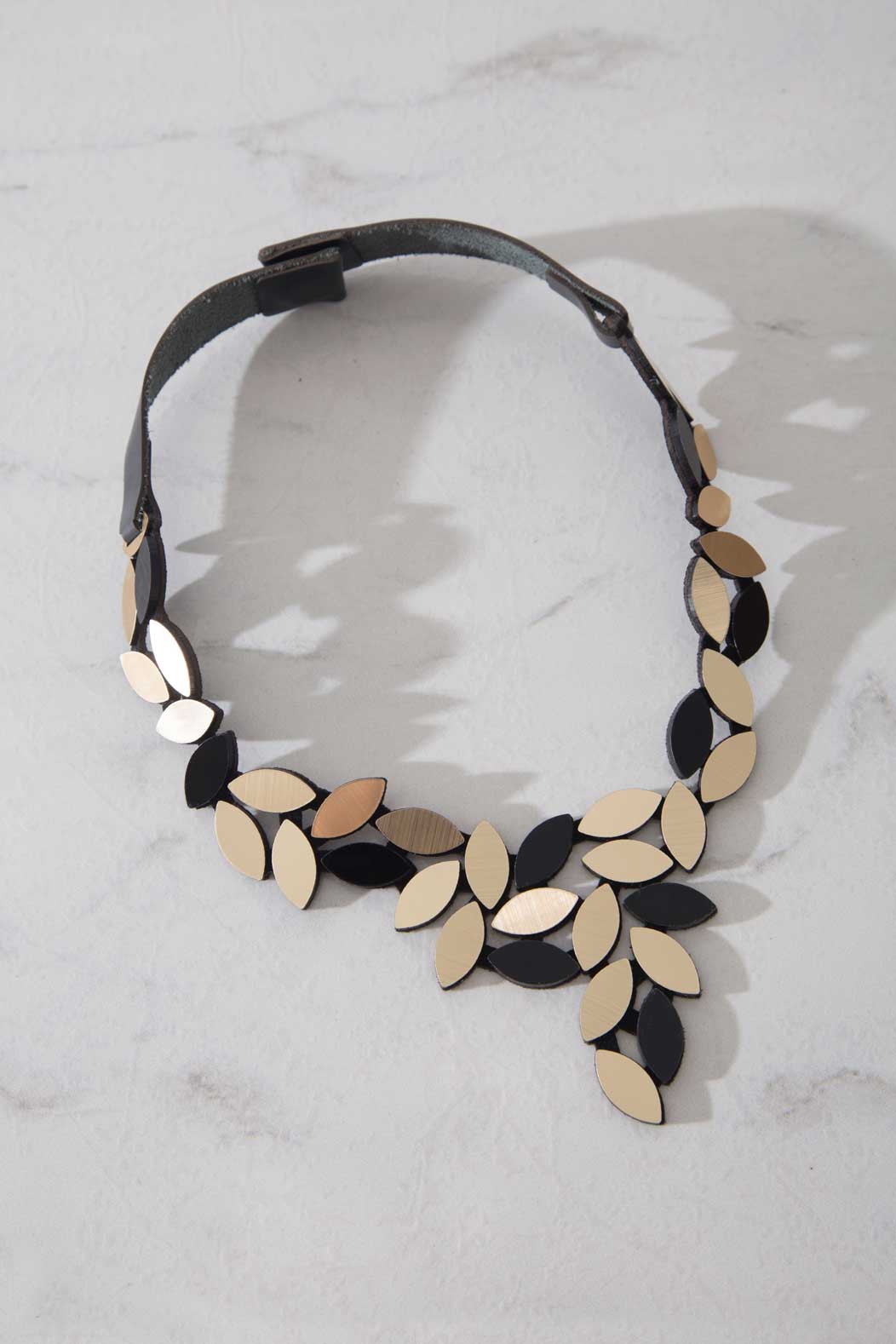Collier Kate Leaves V - Noir et Or