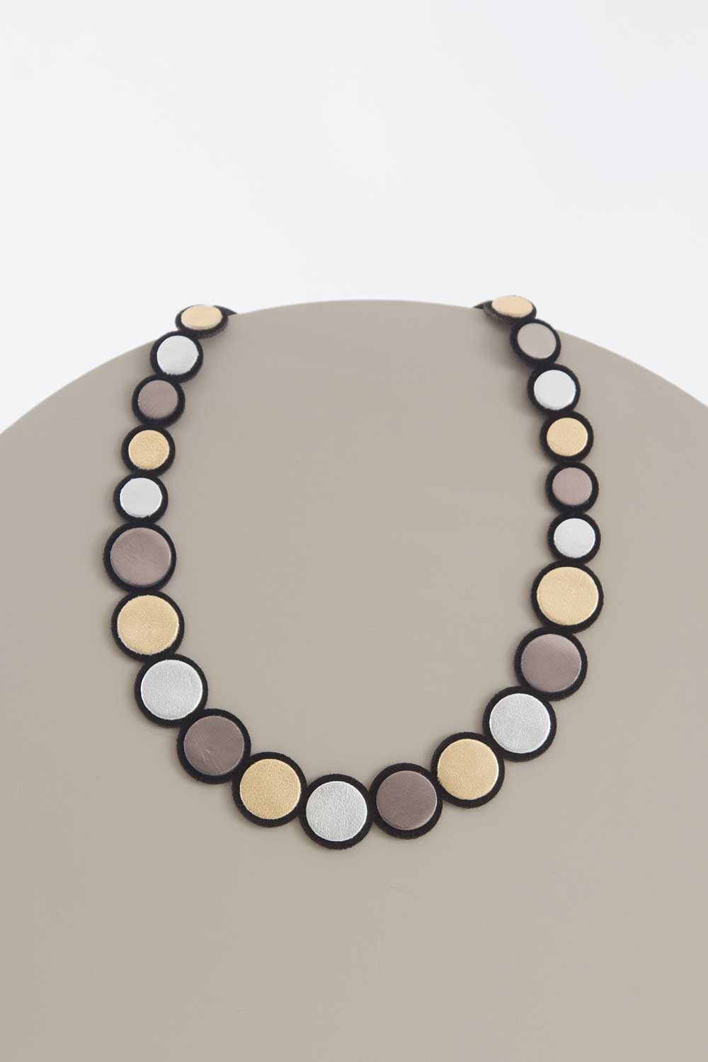 Collier Rainbow- Édition limitée: couleurs métalliques