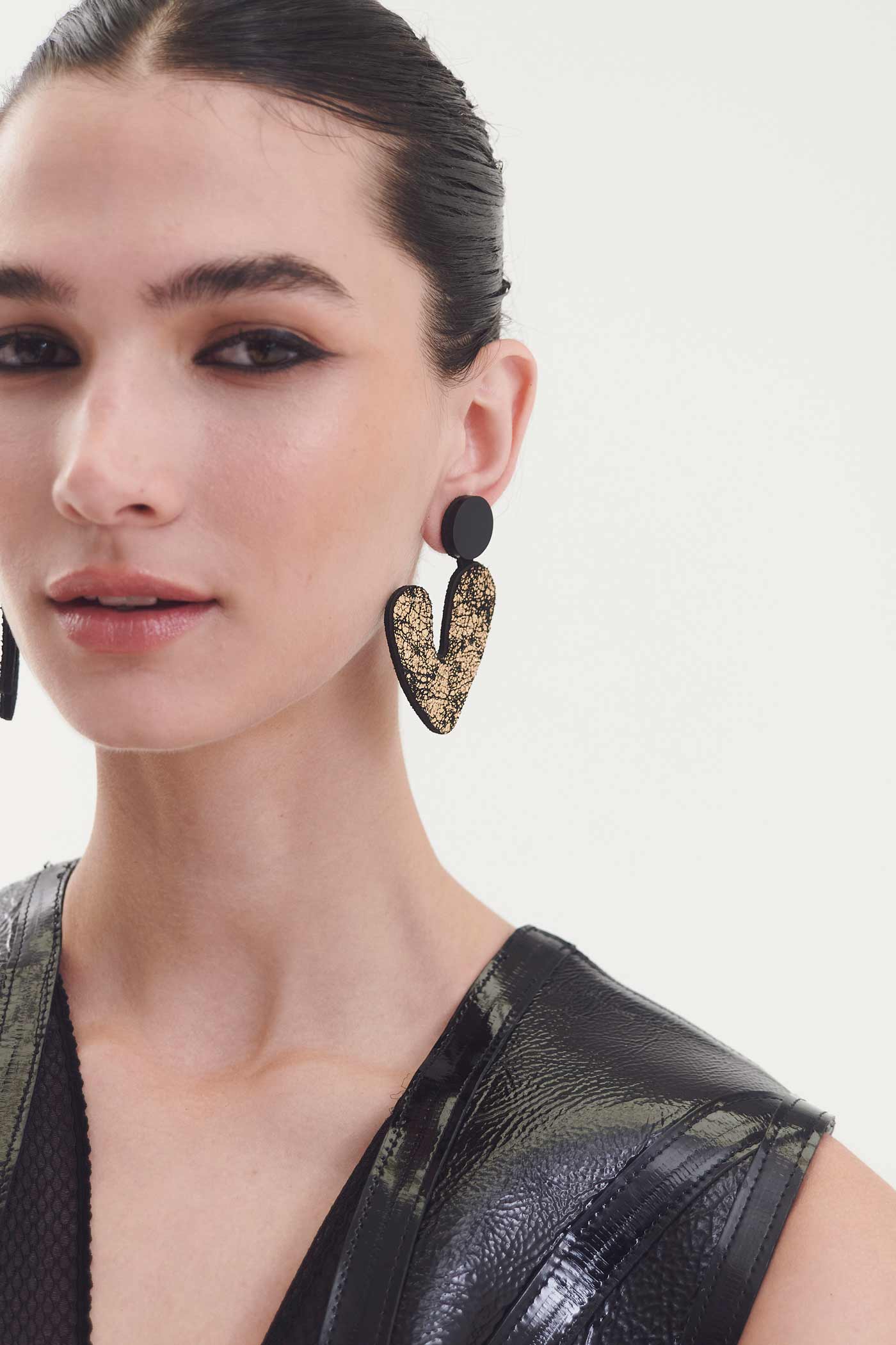 Boucles D'oreilles Audrey V Asymétriques - Noir+Or