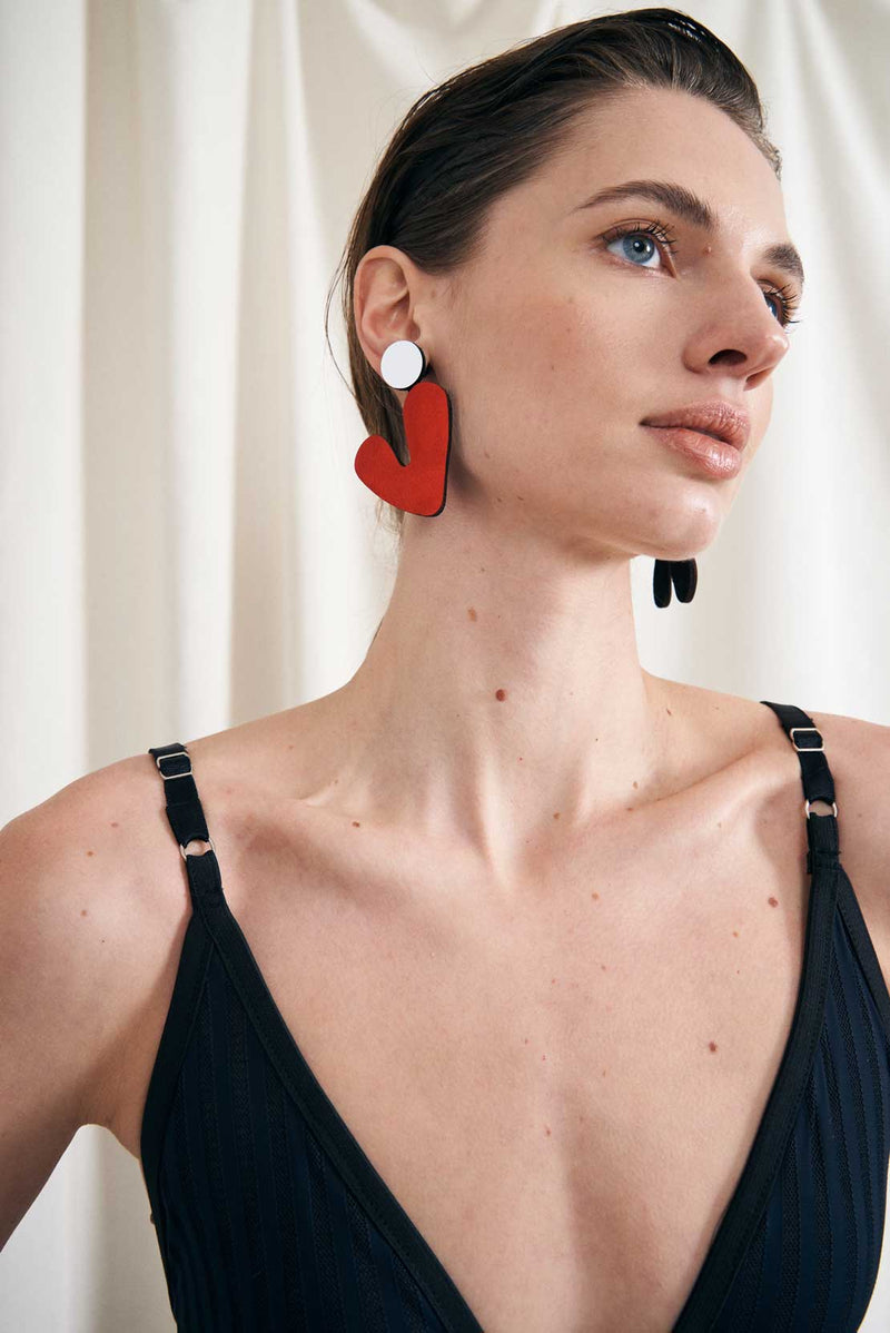 Audrey Earrings V Asymmetric - Silver+Red