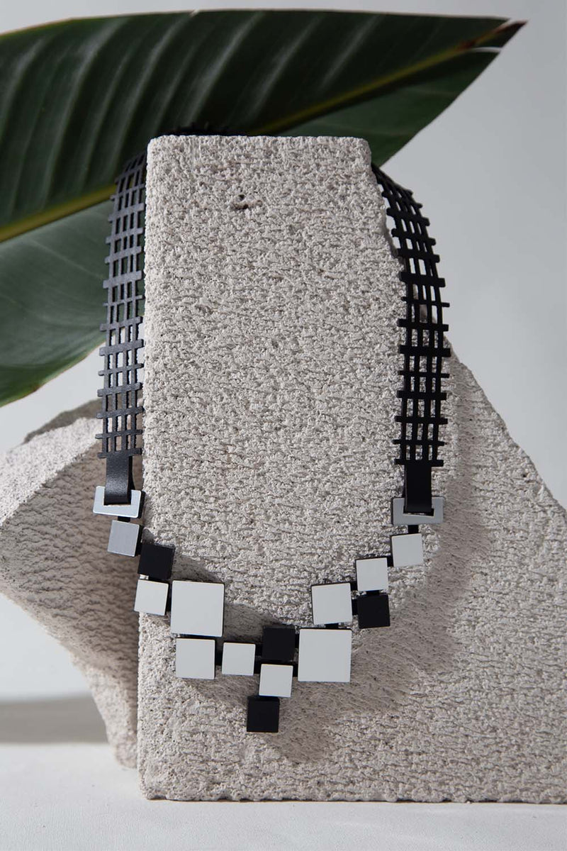 Bauhaus V Small Necklace Squares - Silver/Black*