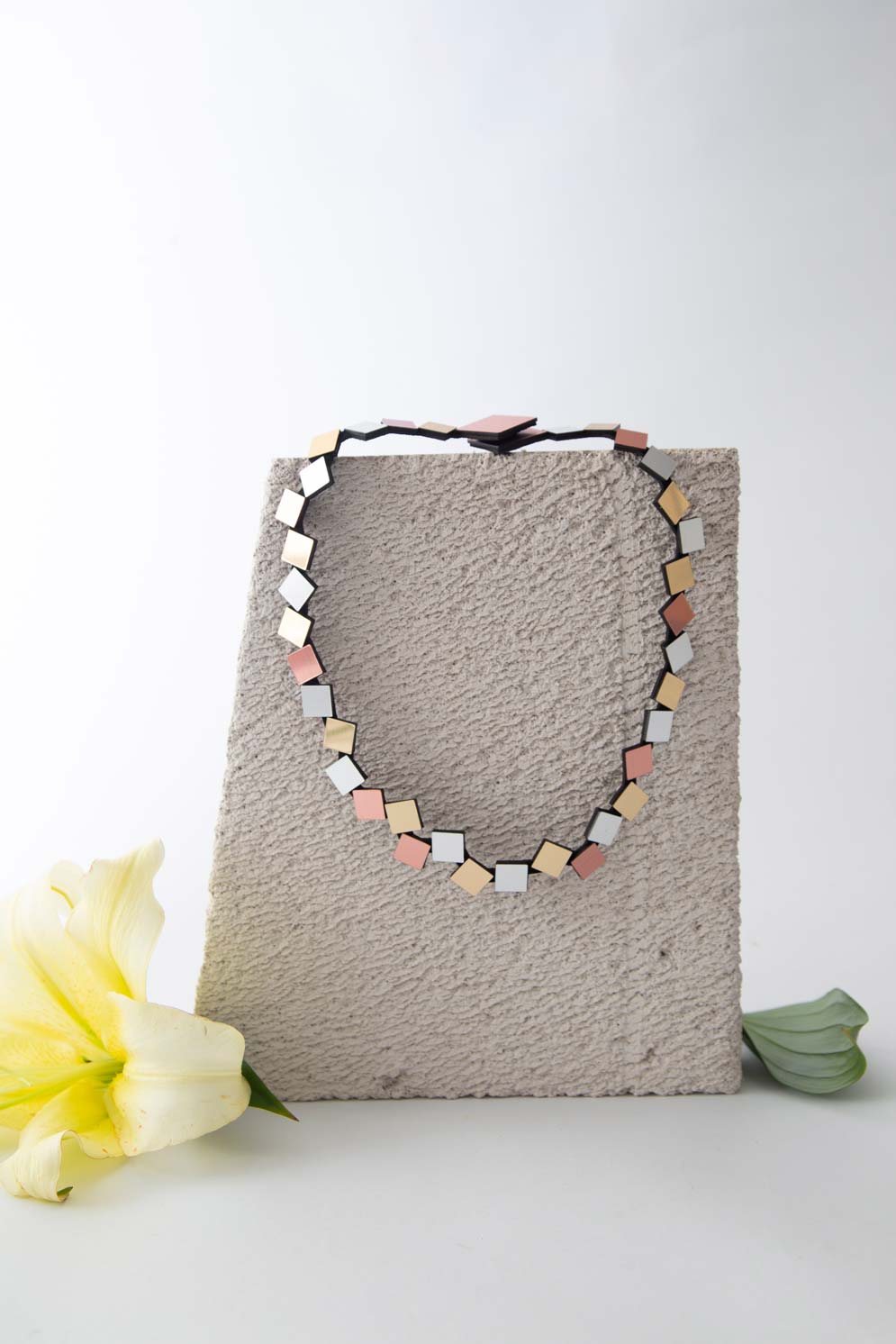 Bauhaus Necklace Round Squares - Silver/Gold/Cooper