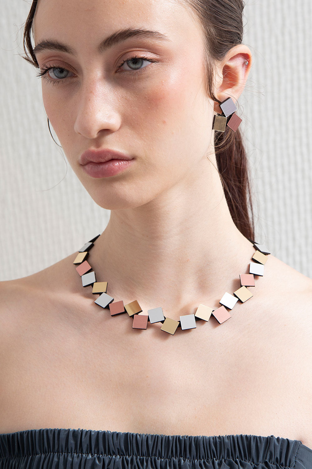 Bauhaus Necklace Round Squares - Silver/Gold/Cooper
