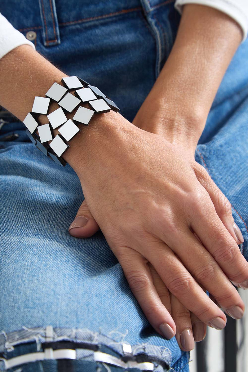 Bauhaus Bracelet Squares 3 strands - Silver*