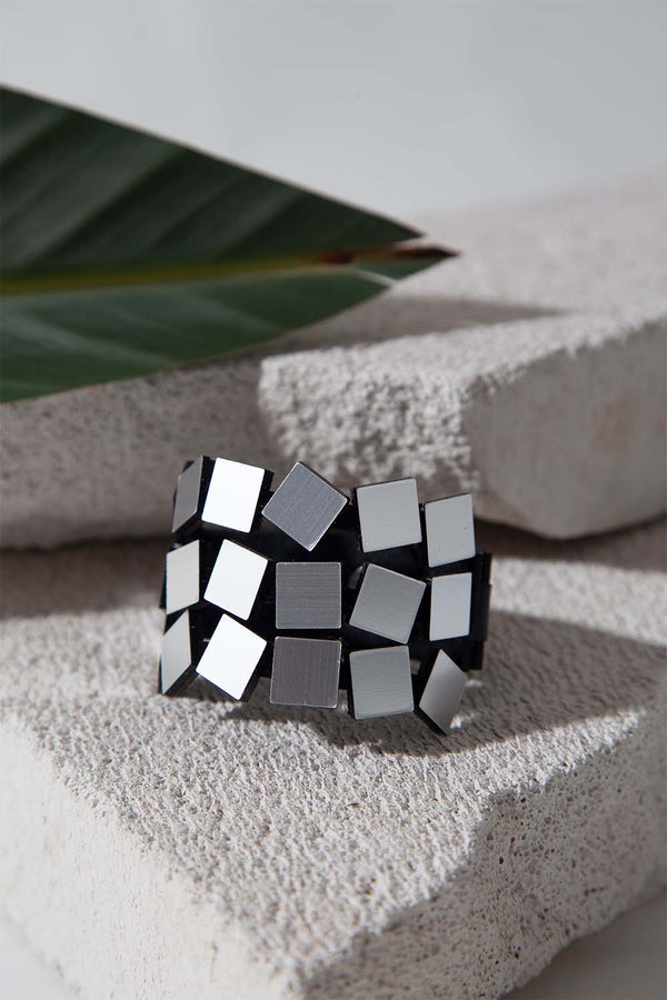 Bauhaus Bracelet Squares 3 strands - Silver*