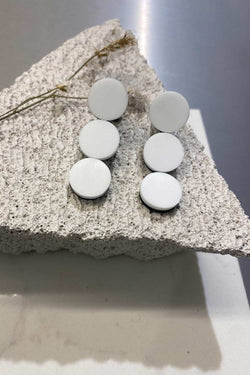 Abstraction Earrings 3 Dots - White