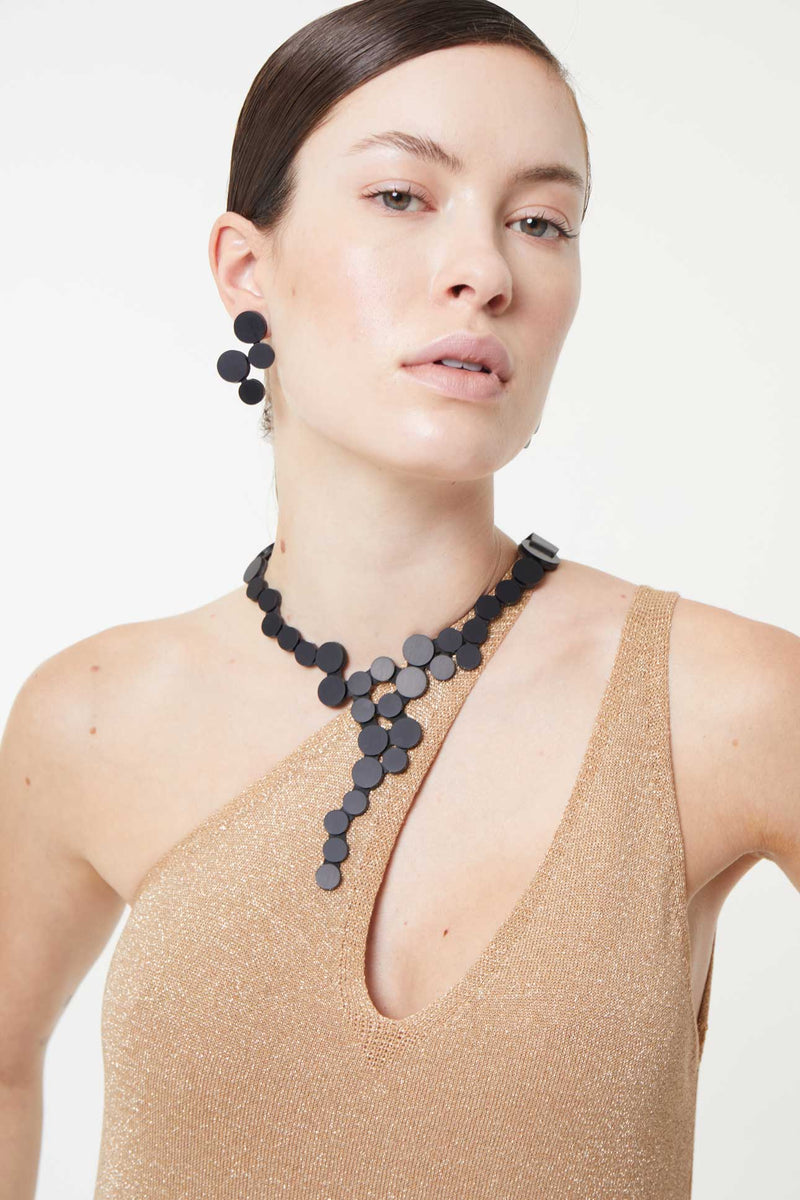 Collar Abstraction Y Corto - Negro