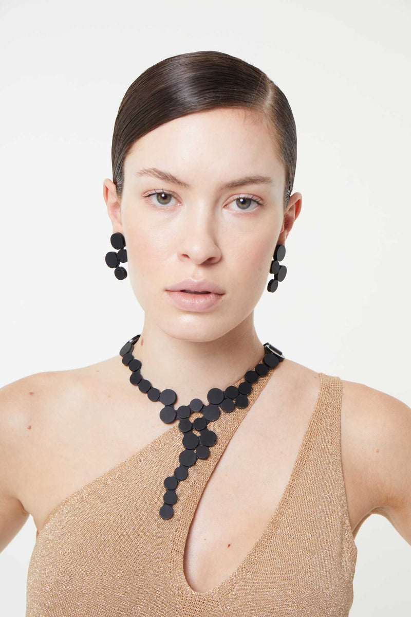 Collar Abstraction Y Corto - Negro