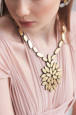 Collar Emma en V - Plata y Oro