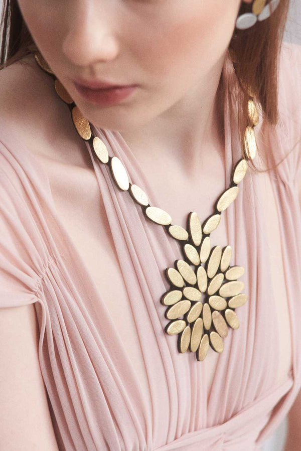 Collar Emma en V - Plata y Oro