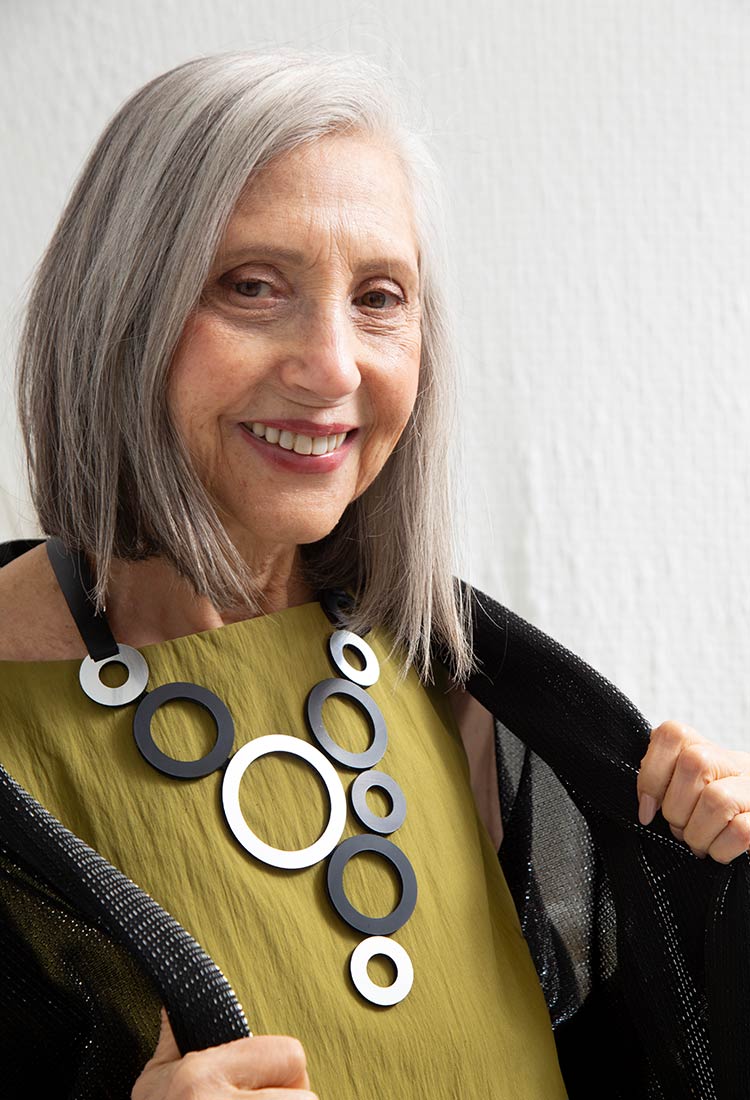 Collar Frame V Circle - Plata/Negro