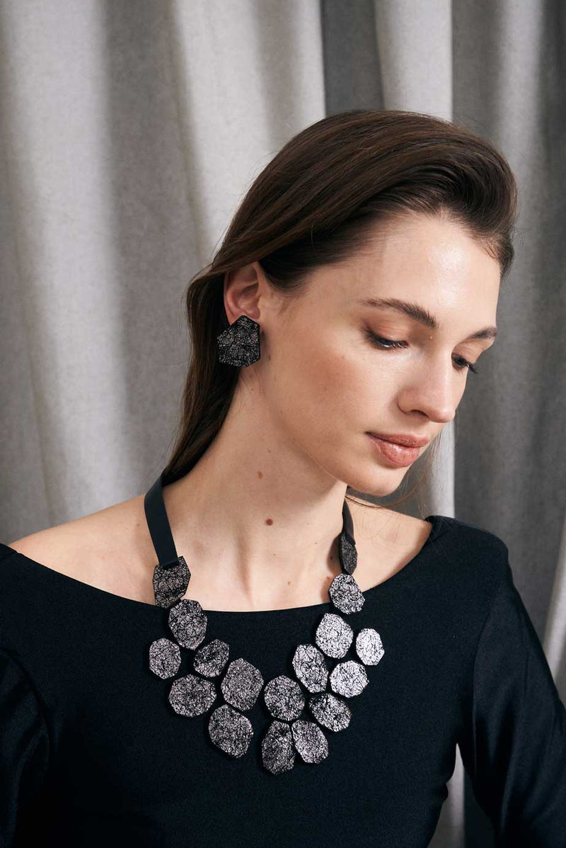 Collier Greta V