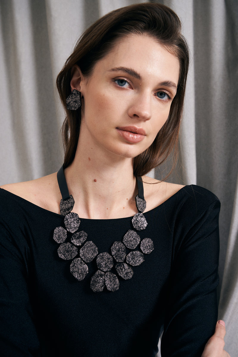 Collier Greta V