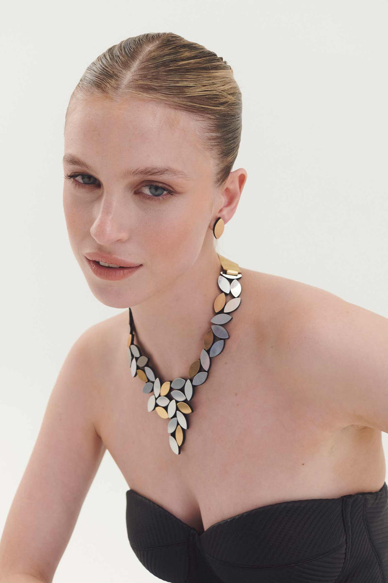 Kate Leaves V Necklace - Silver & Gold