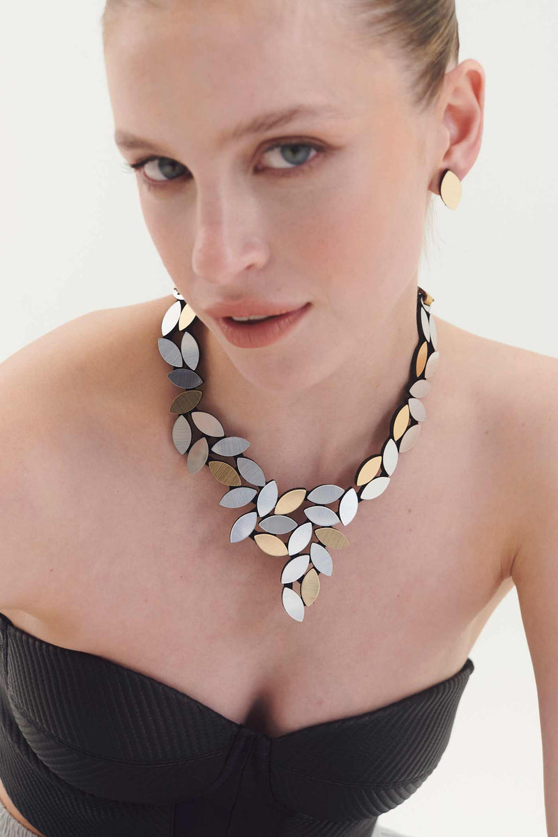 Kate Leaves V Necklace - Silver/Gold *