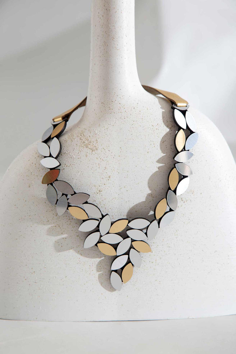 Kate Leaves V Necklace - Silver/Gold *