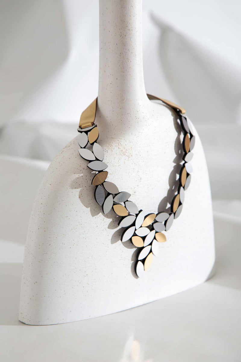 Kate Leaves V Necklace - Silver/Gold *