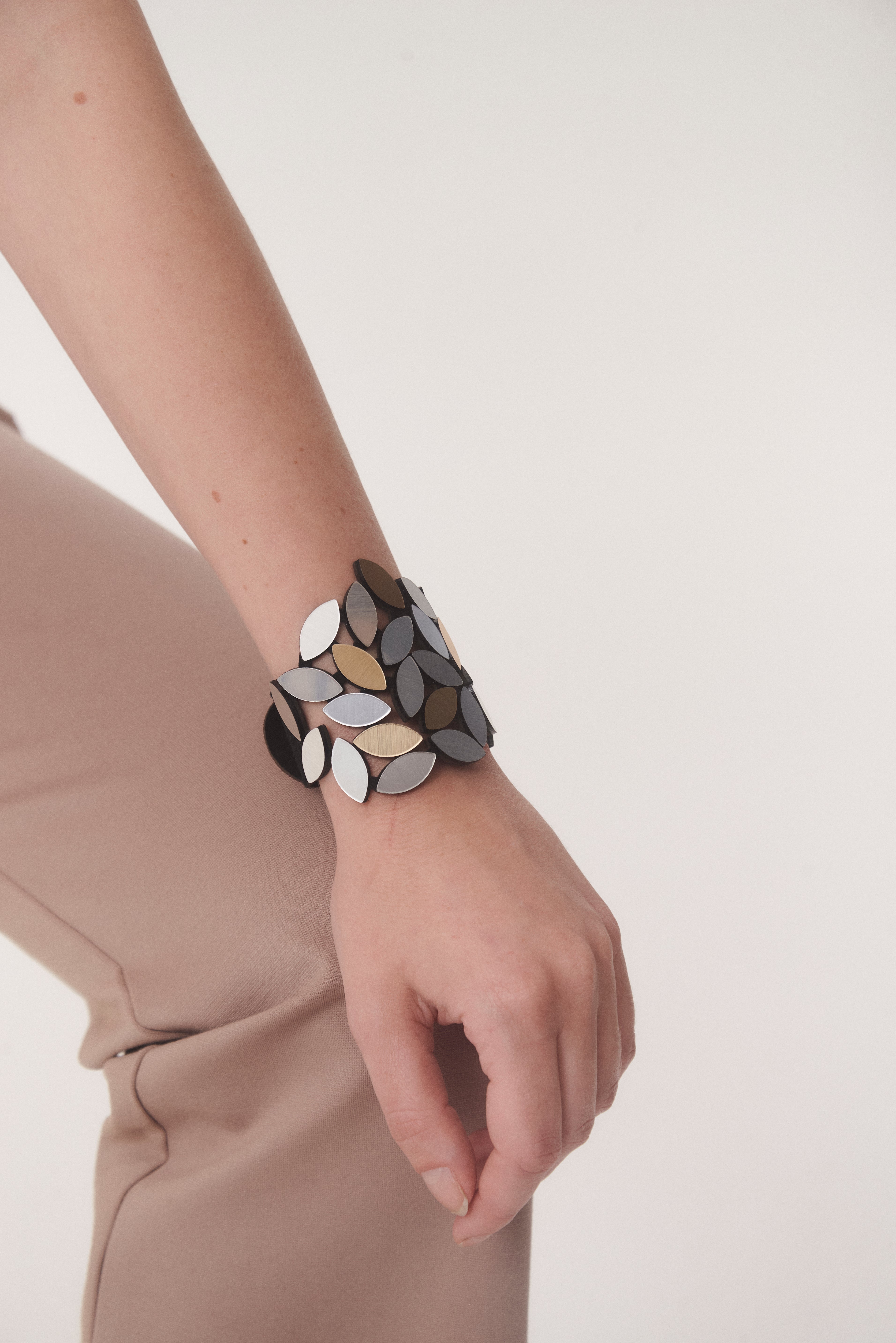 Kate Leaves Bracelet - Silver/Gold