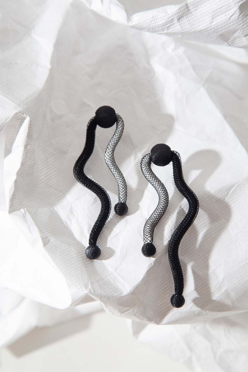 Life Earrings Waves - Black/White*