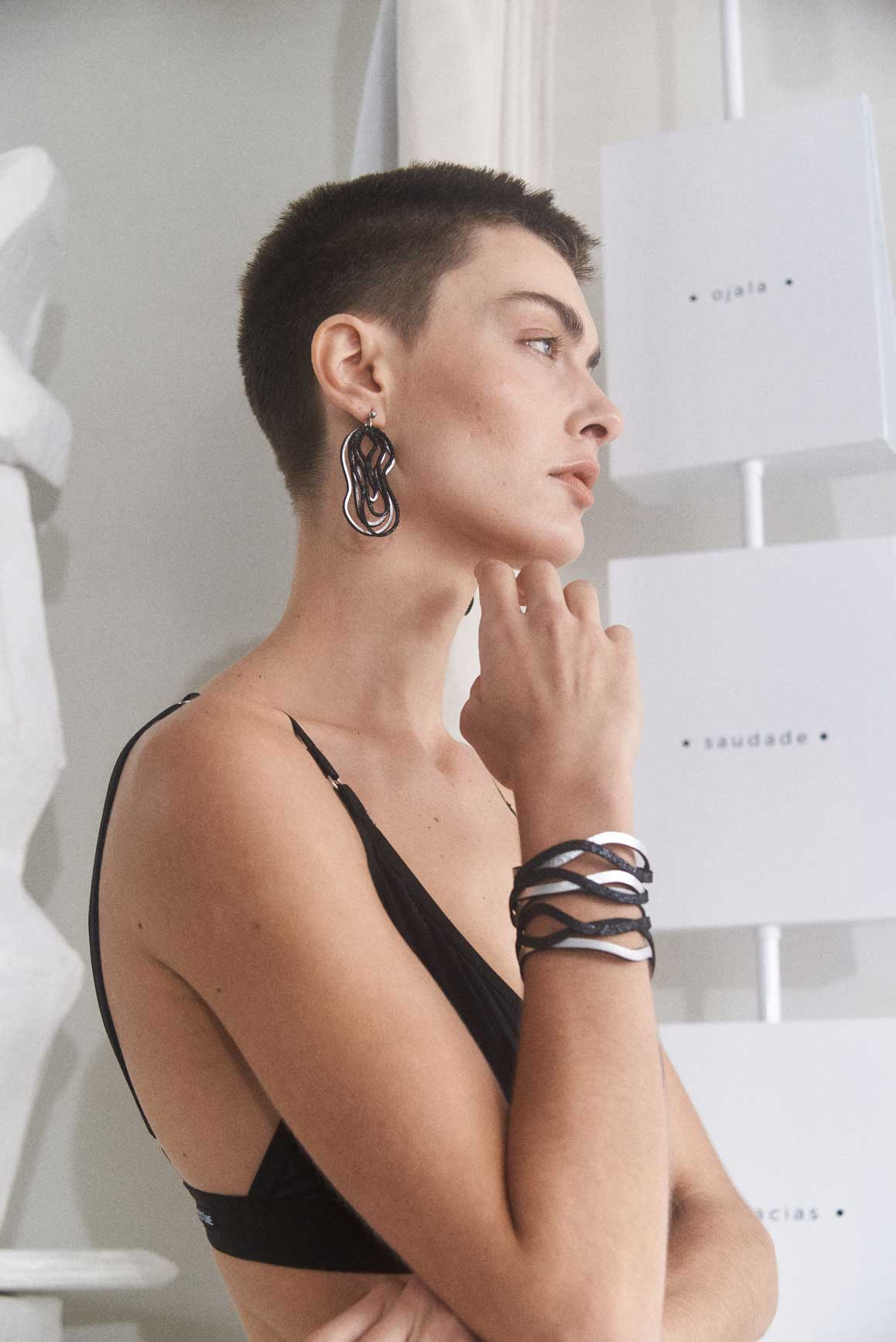 Pendientes Curves Duo - Plata/Negro