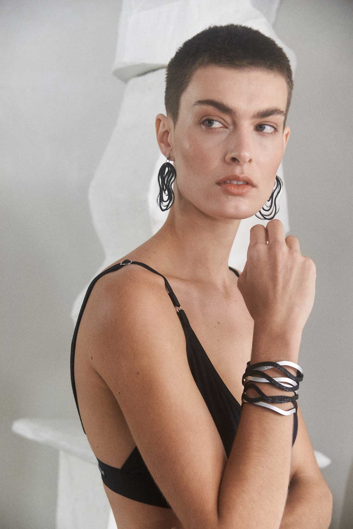 Pendientes Curves Duo - Plata/Negro