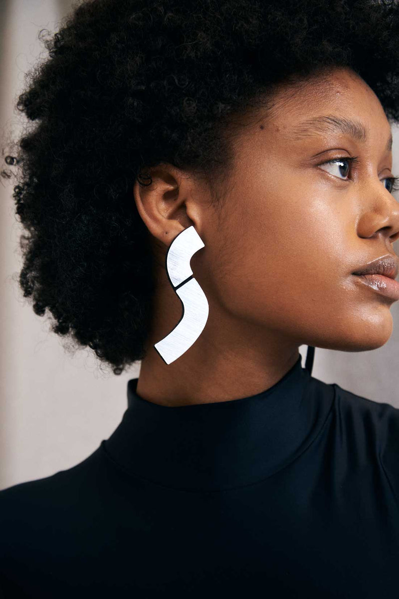 Mies Earrings - Wave