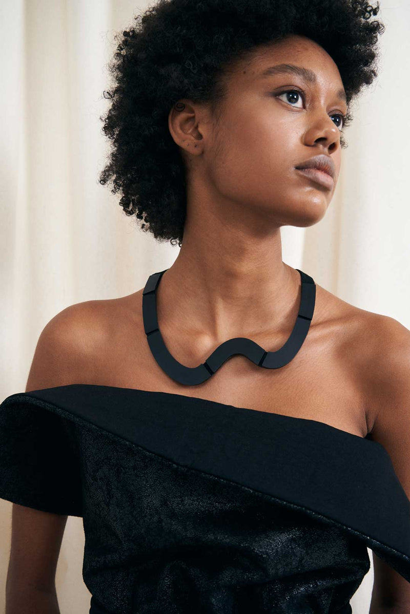 Collier Mies Wave Court - Noir