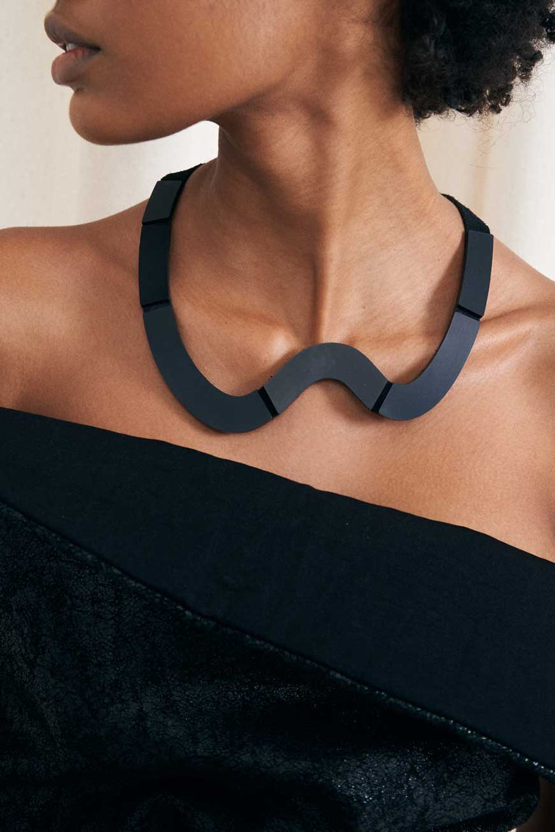Collier Mies Wave Court - Noir