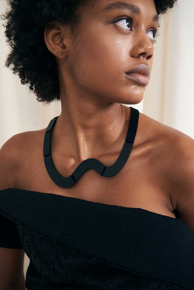 Collier Mies Wave Court - Noir