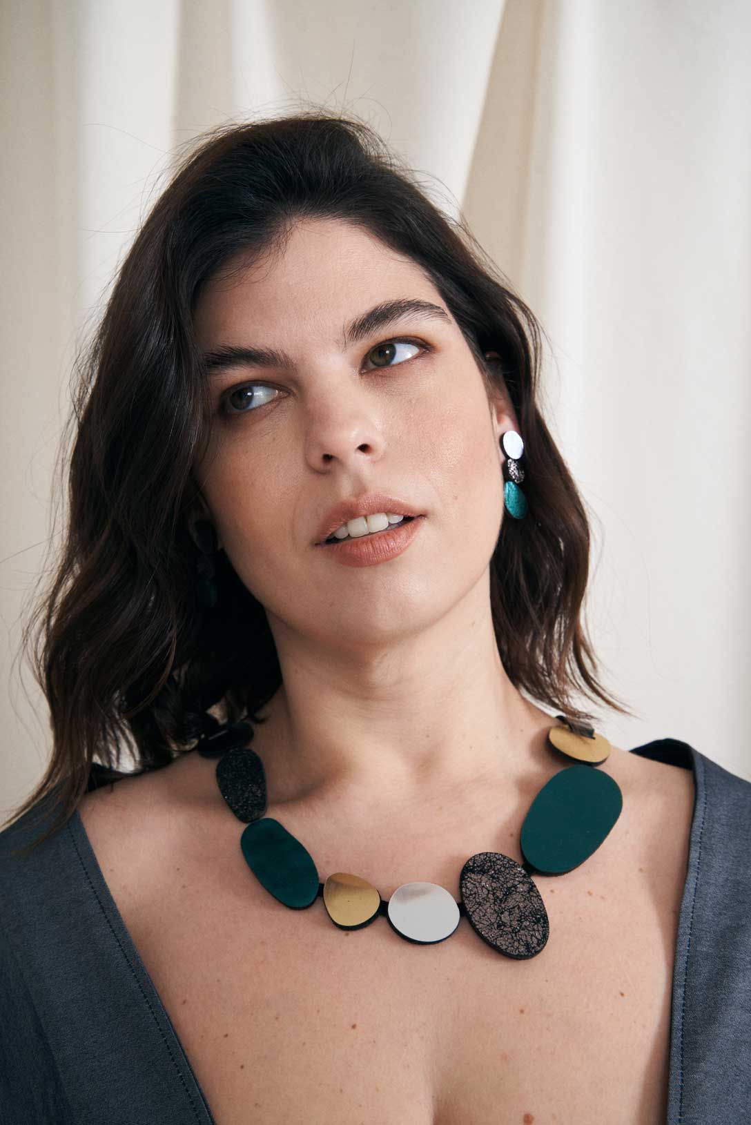 Collar Organic Reflections - Plata/Oro/Peltre/Verde