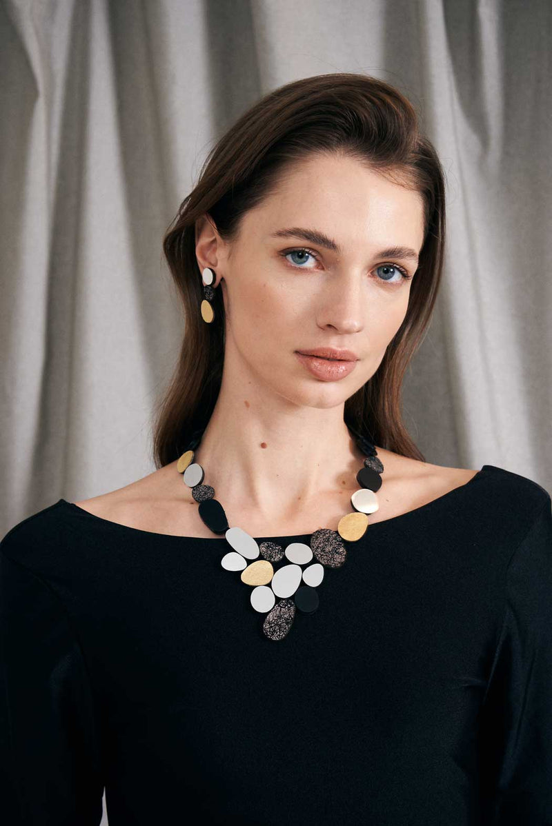 Collier V Réflexions Organiques - Argent+Noir+Or+Étain