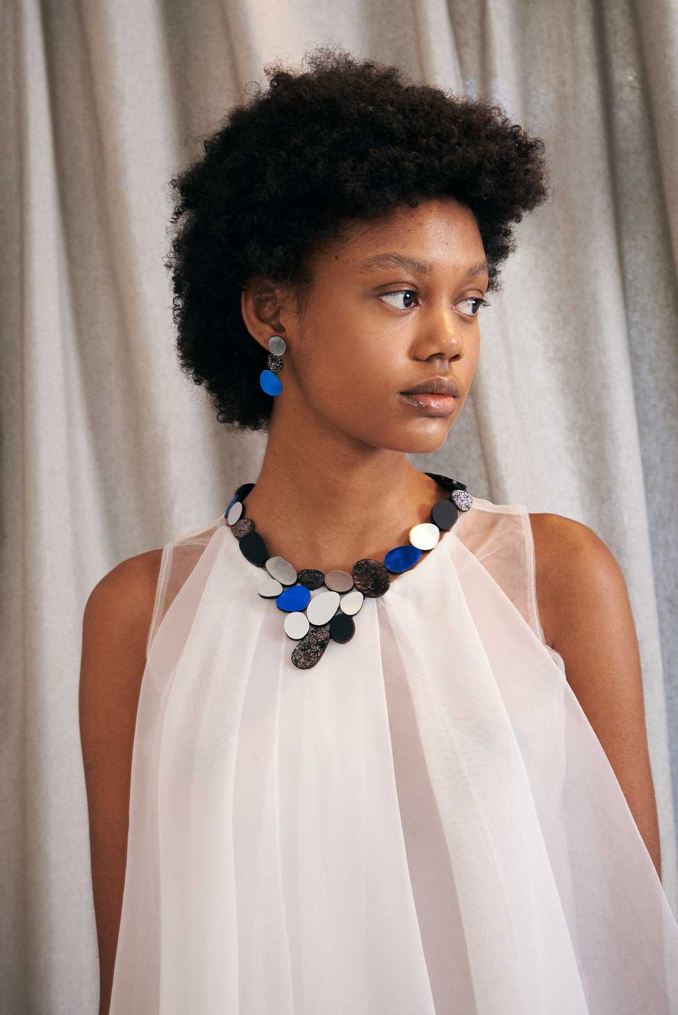 Collar Organic Reflections V - Plata/Negro/Peltre/Azul