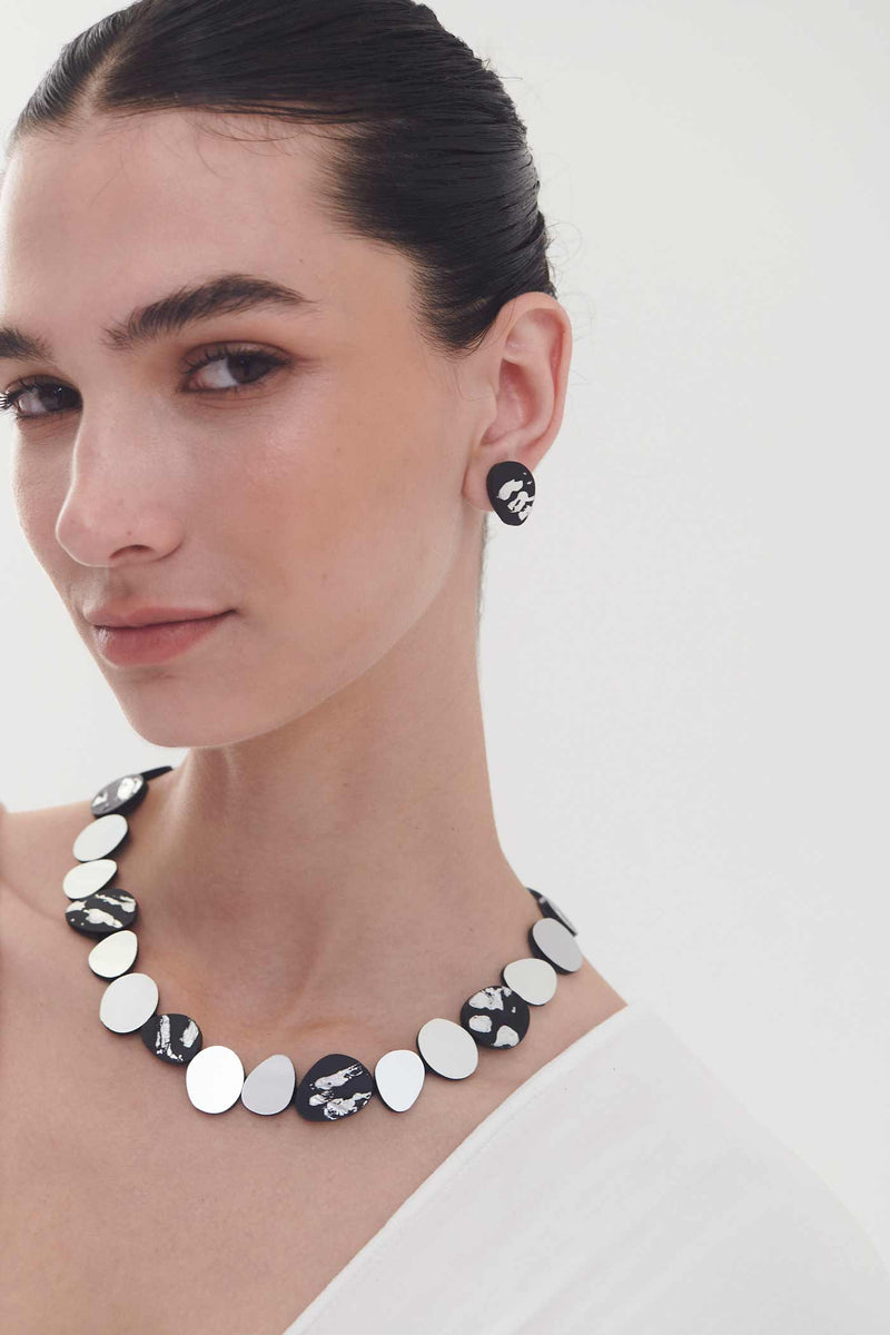 Collier Rond Réflexions Organiques - Pierres Moyennes - Argent+Noir