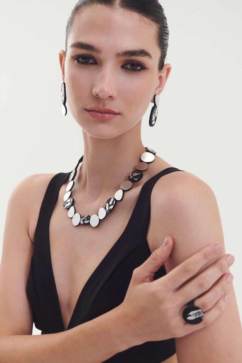 Collier Rond Réflexions Organiques - Pierres Moyennes - Argent+Noir