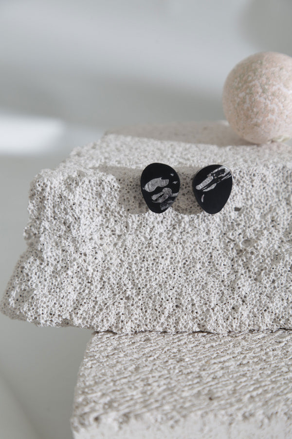 Organic Reflections Earrings 1 Stones - Silver/Black