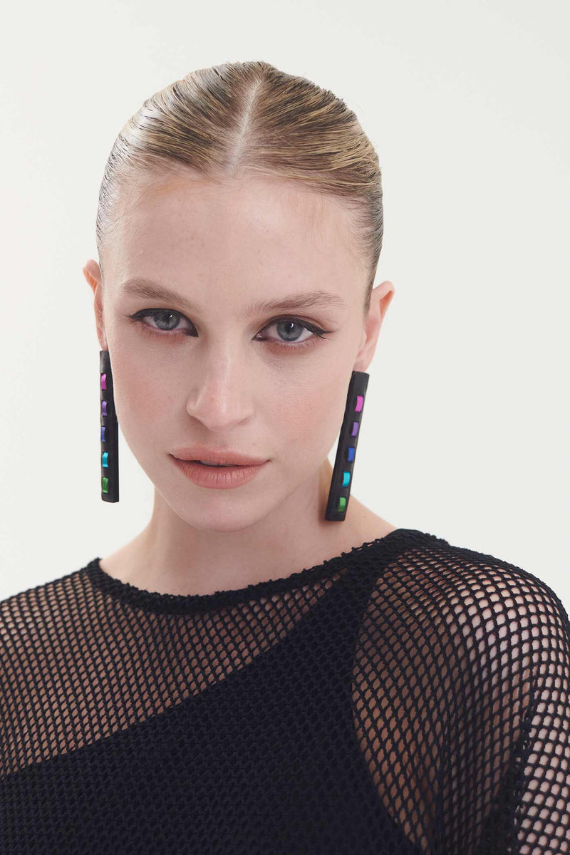 Rainbow Threads Ohrringe lang - Schwarz/Kühle Farben