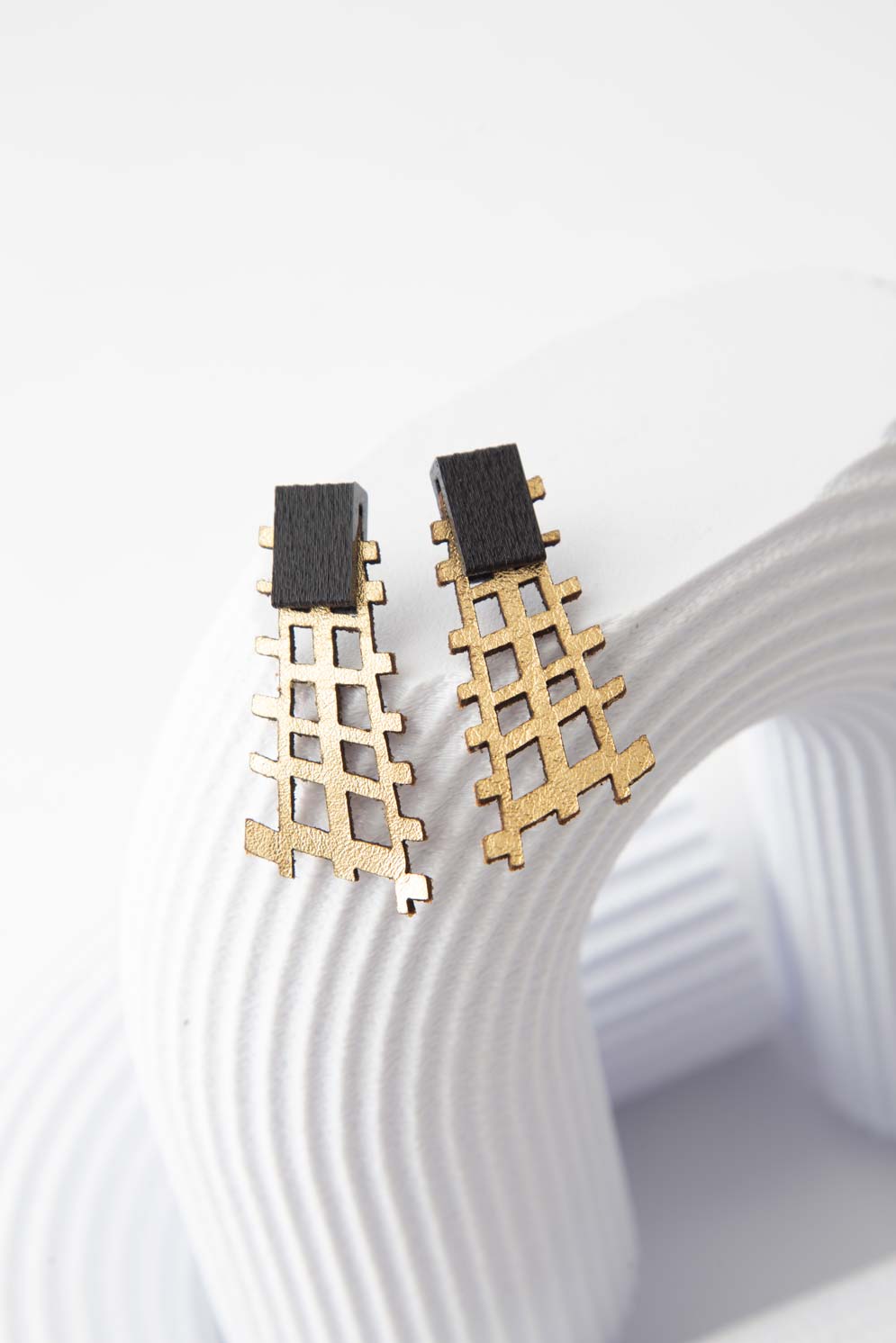 Scarlett Earrings - Black/Gold