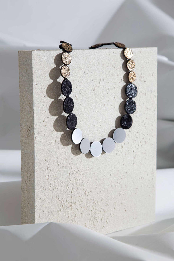 Sarah's Dream Circle Halskette - Silber+Schwarz+Gold