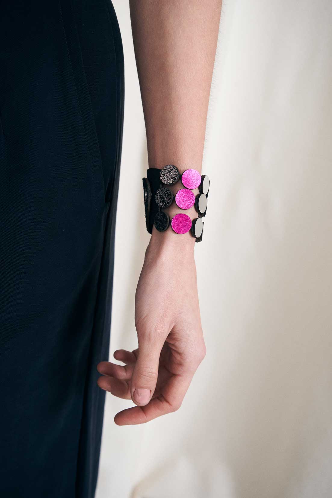 Brazalete Sara's Dream - Plata/Peltre/Fucsia