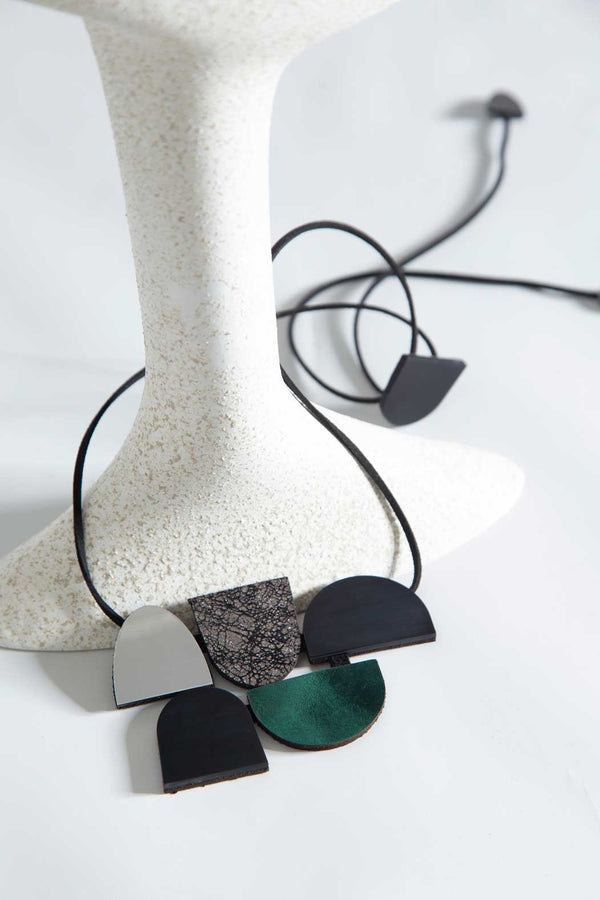 Sophie's Vision Pendan Necklace Horizontal - Silver+Pewter+Black+Green